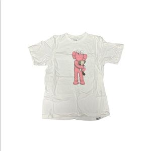 Uniqlo x Kaws tshirt